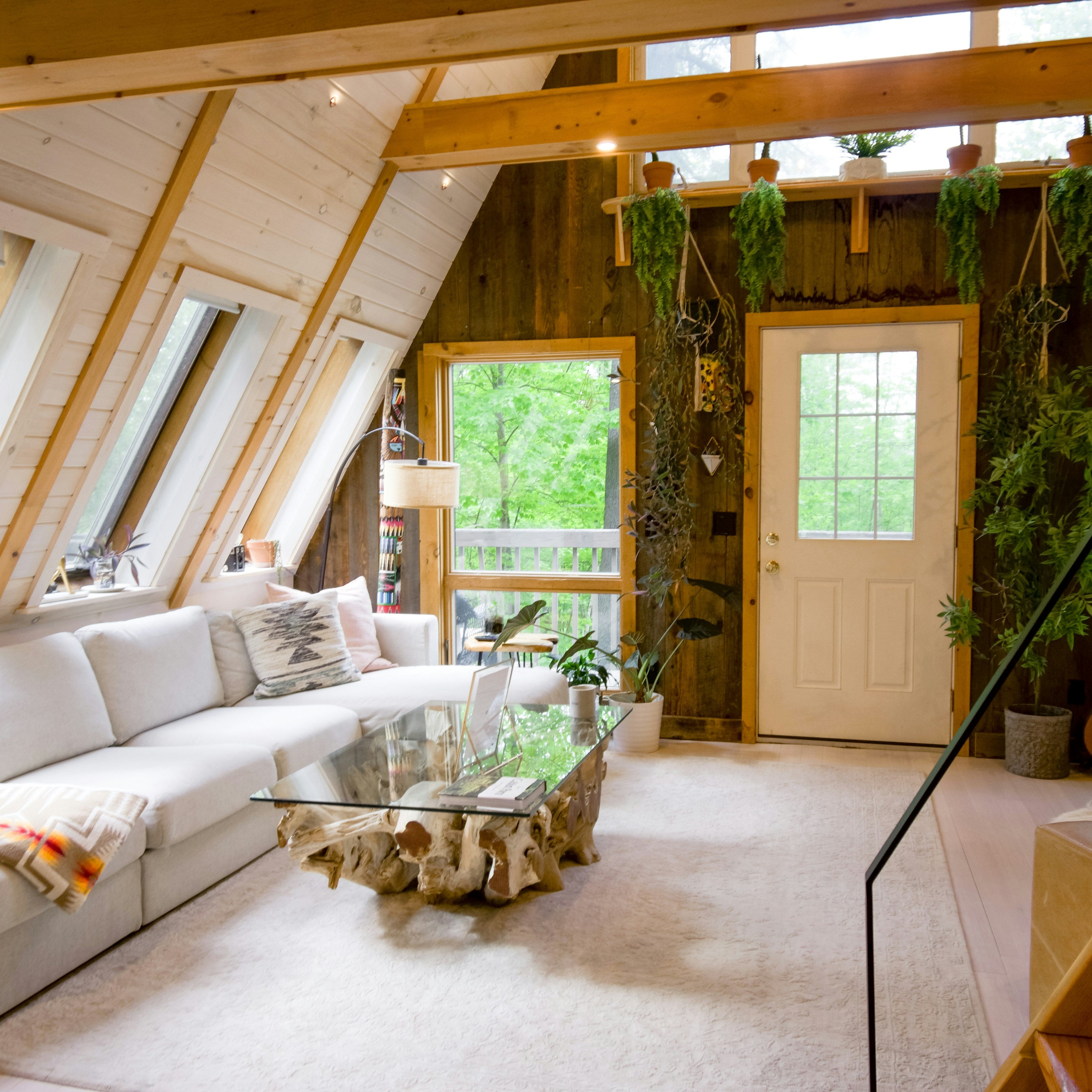 How to Furnish an Airbnb on a Budget (Without Sacrificing Guest Experience)