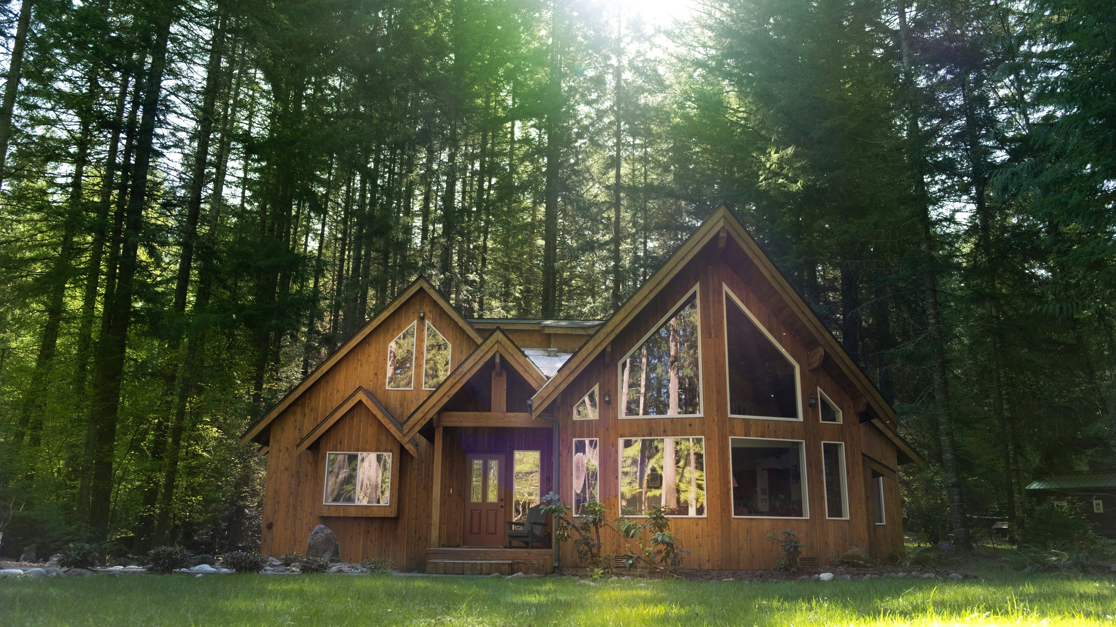 How to Furnish an Airbnb: Save More, Earn More, and Get Paid When Guests Love Your Space