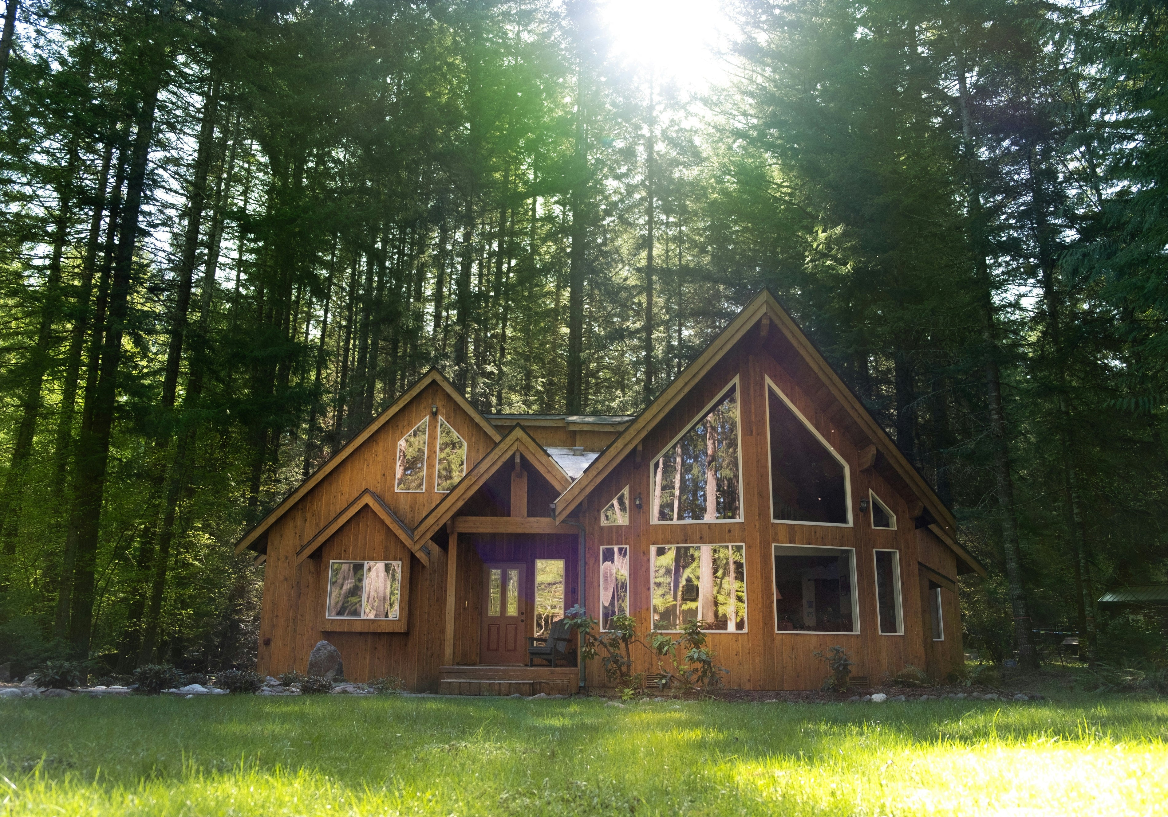 How to Furnish an Airbnb: Save More, Earn More, and Get Paid When Guests Love Your Space