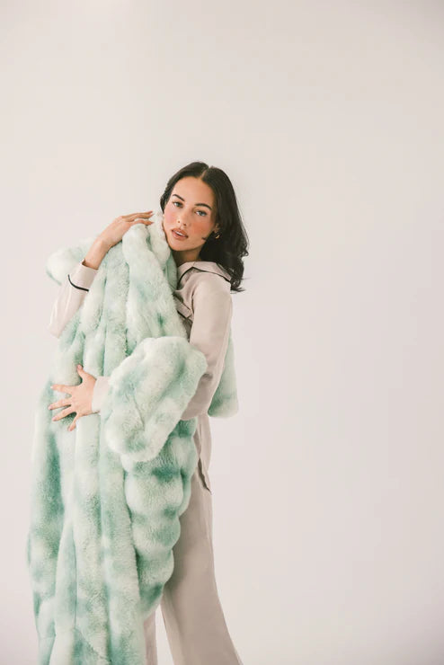 Extreme Ultra Cloud Blanket