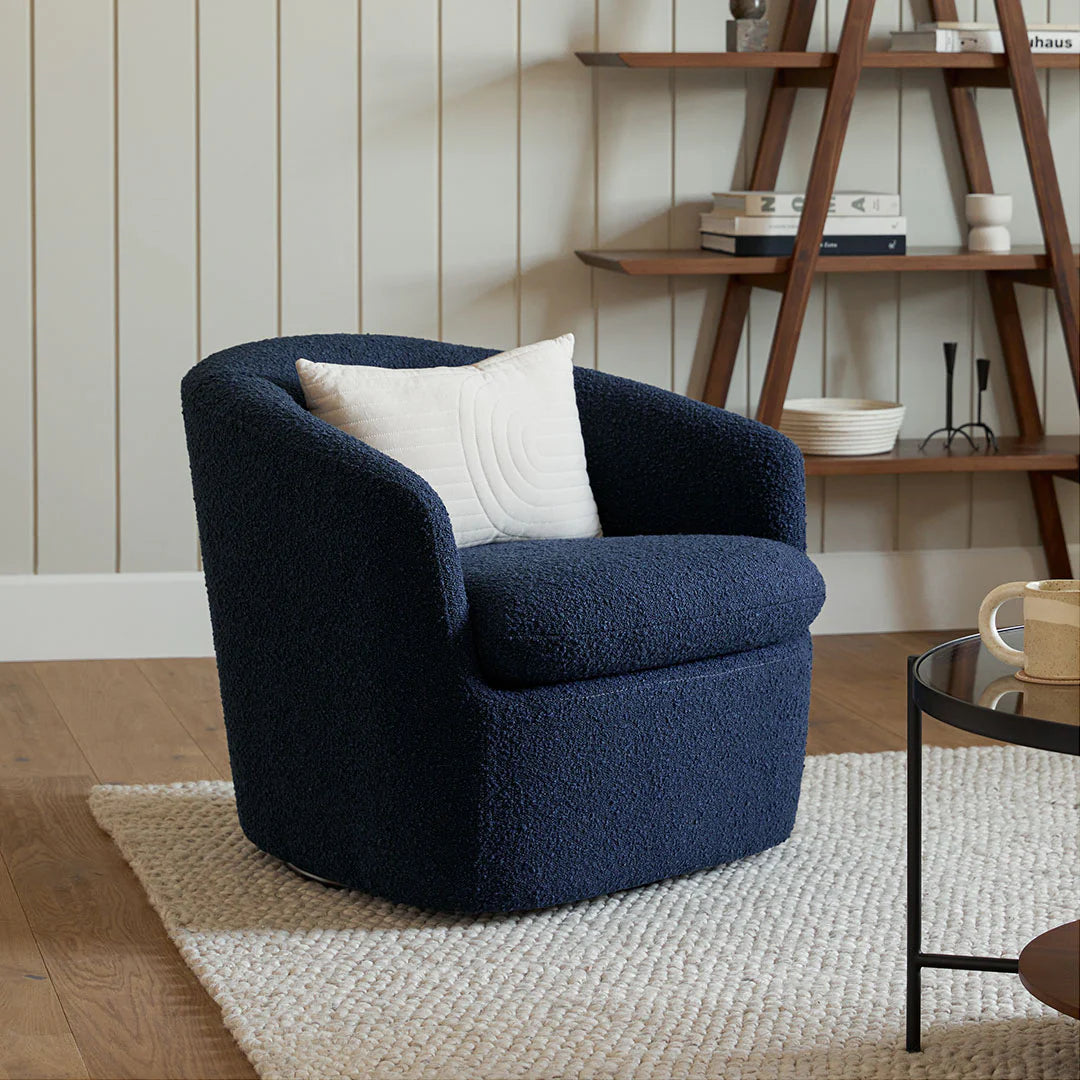 Turoy 32.5" Swivel Lounge Chair