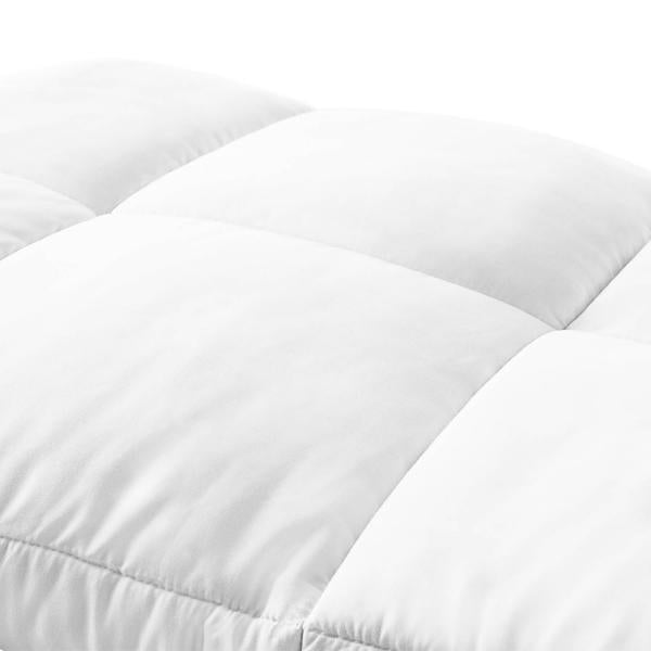 Weekender Down Alternative Microfiber Comforter