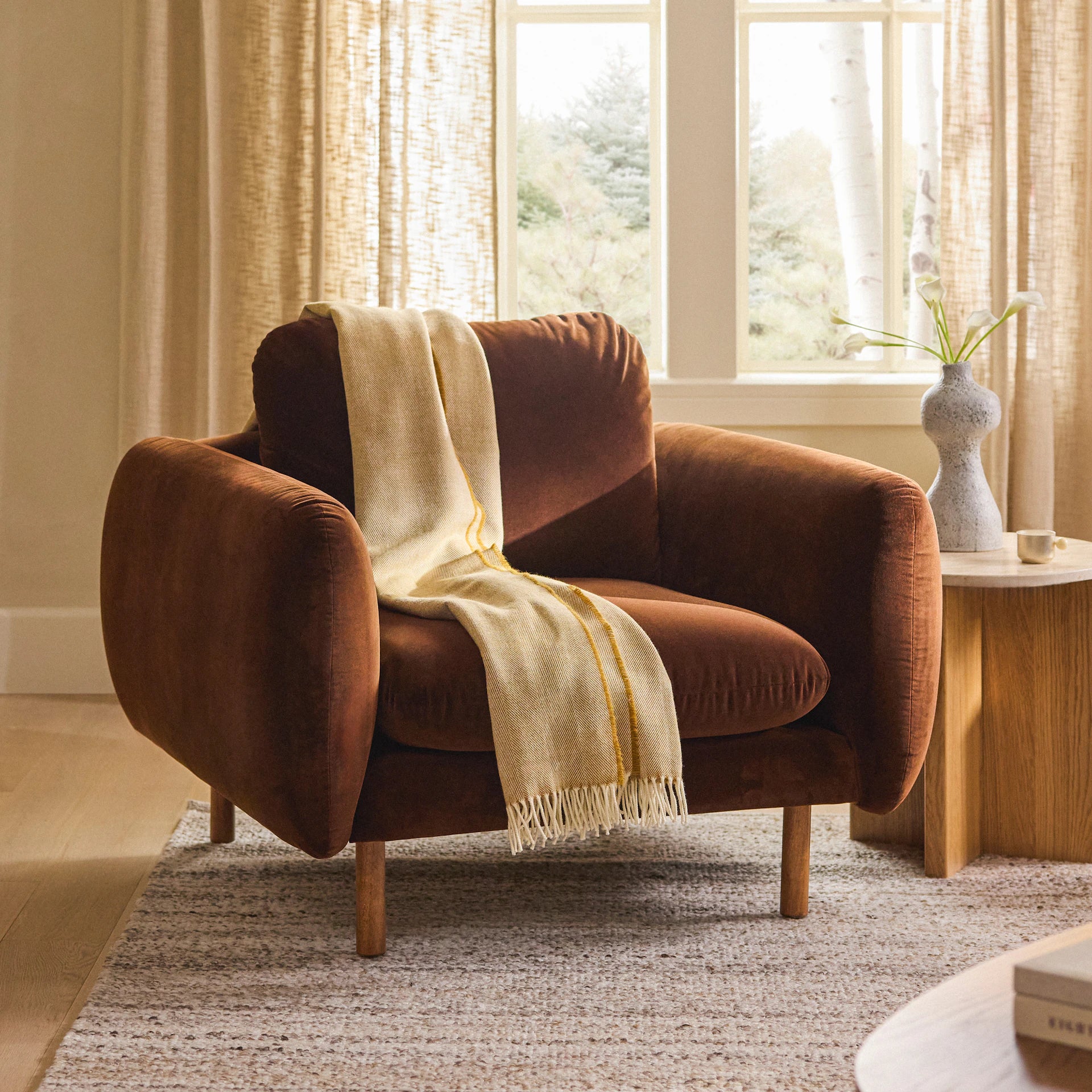 Sanders 37" Velvet Lounge Chair