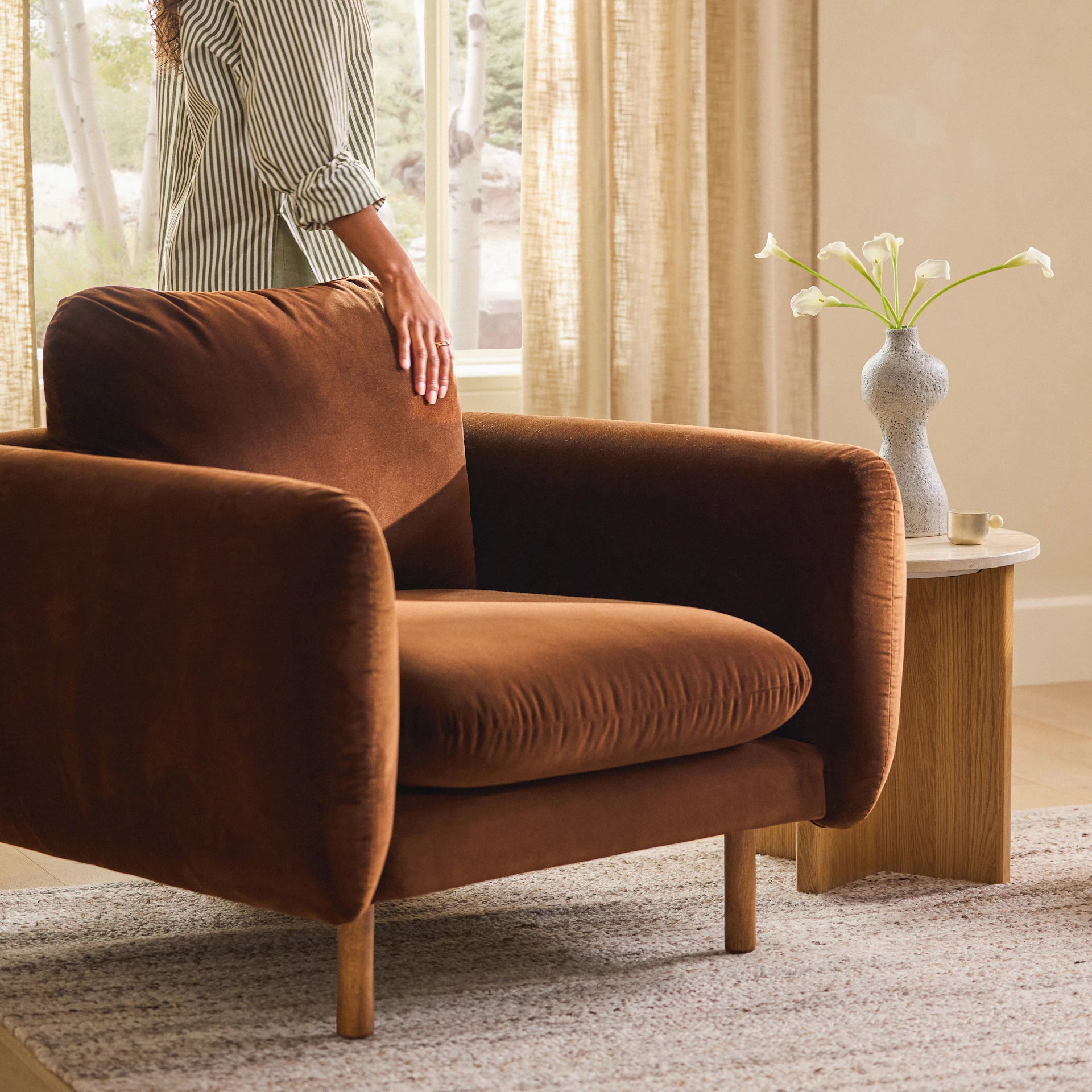 Sanders 37" Velvet Lounge Chair